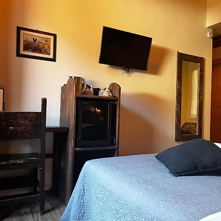 La Taverna Del Metallo Inn
