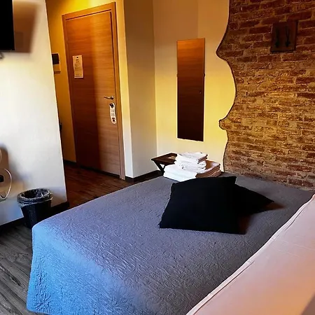 塔沃纳梅塔罗宾馆 斯培西亚